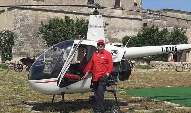 Grottaglie, la storia di Enzo: a 86 anni pilota ancora un elicottero. In Italia sono il pi anziano